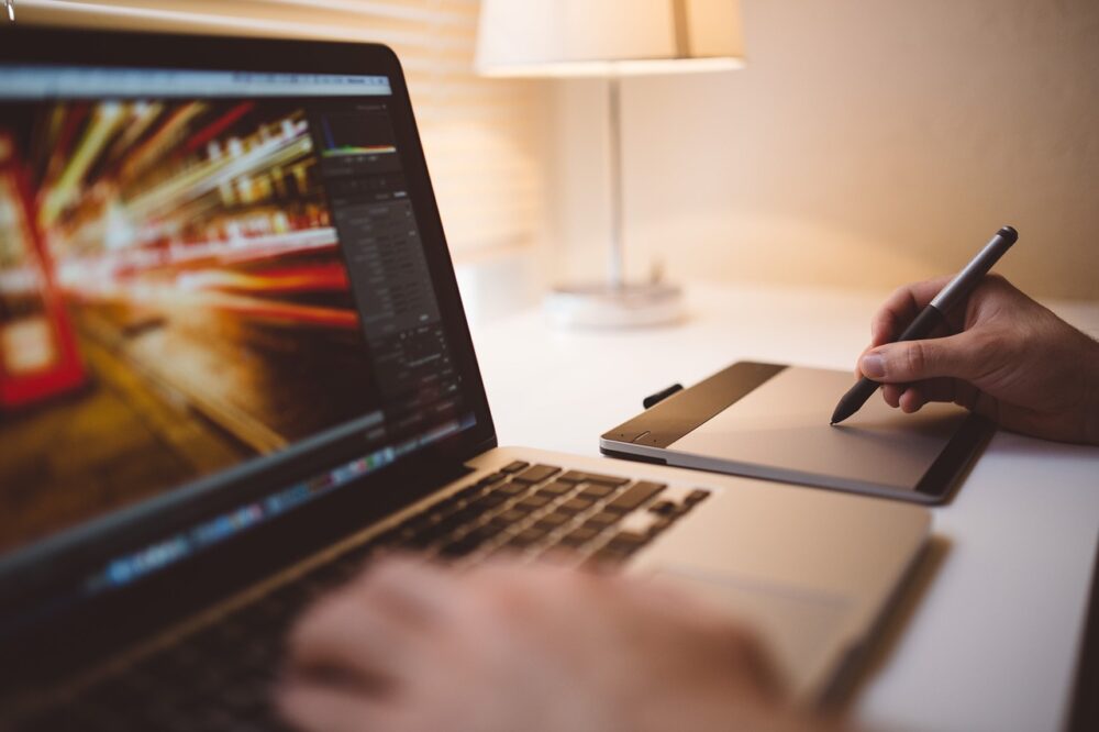 Use Of Computer Increases To Keep The Record